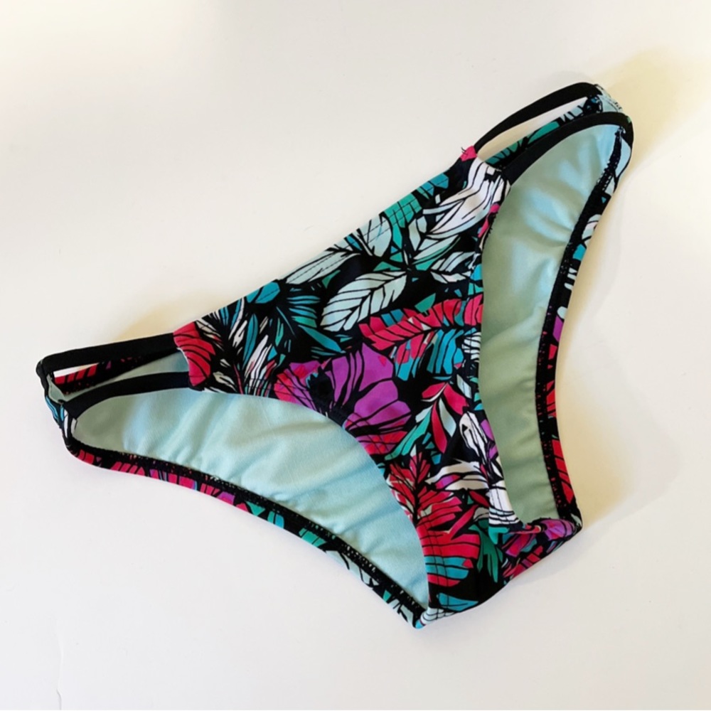Xhilaration Tropical Leaf Bikini Bottoms